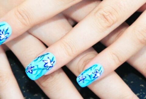 Unghie perfette: da sole o con la nail art