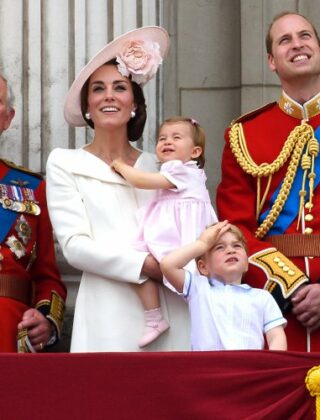 Uno stile (da record) per Queen Elizabeth: 92 anni a tutto colore