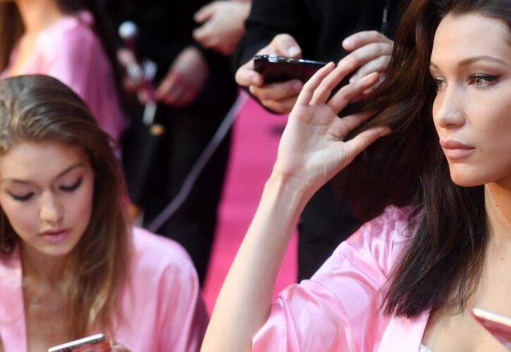 Victoria's Secret Fashion Show 2016 al via, e come reagiscono gli uomini all'allenamento delle top model