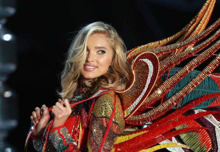 Victoria's Secret Fashion Show 2017 in Cina: l'Angelo Elsa Holsk con il look da 270.000 Swarovski