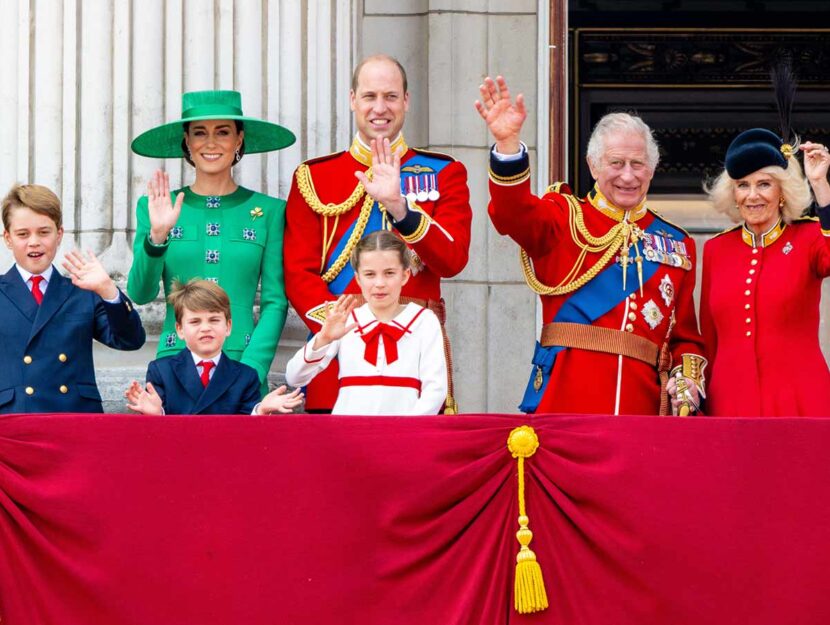 La Royal Family sul balcone di Buckingham Palace in occasione del Trooping the Colour