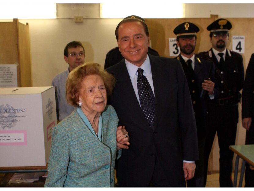 Silvio Berlusconi e il rapporto con mamma Rosa Donna Moderna Silvio Berlusconi e il rapporto con mamma Rosa Donna Moderna