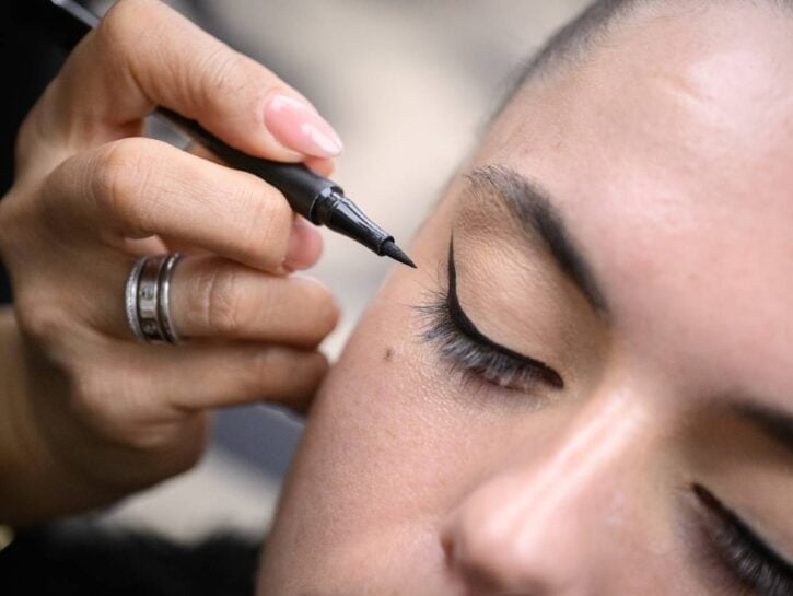 5 consigli per far durare molto di più l'eyeliner