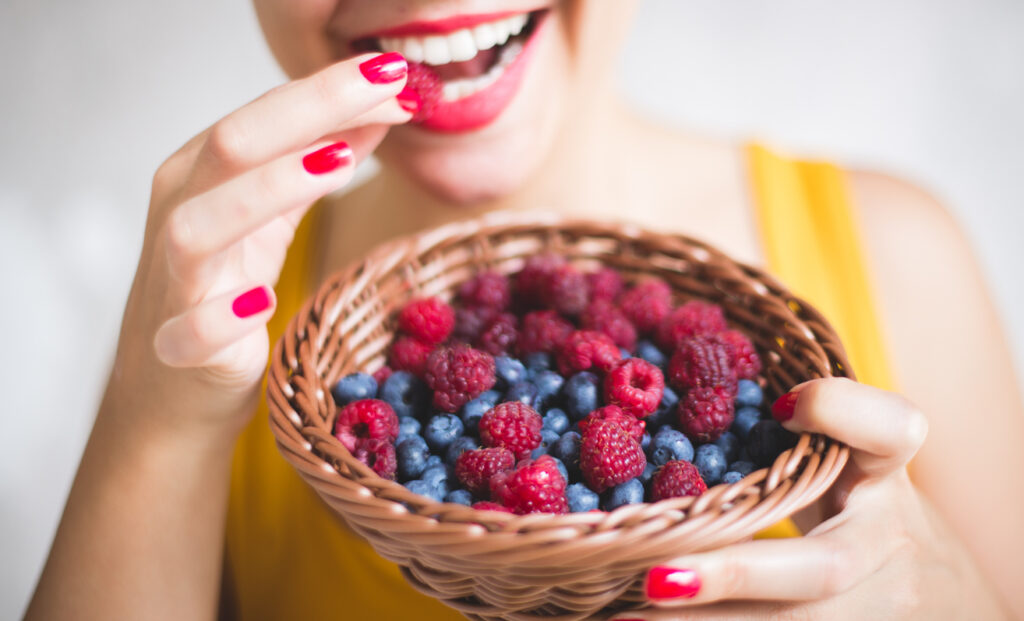 Dimagrisci con frutti di bosco e uva