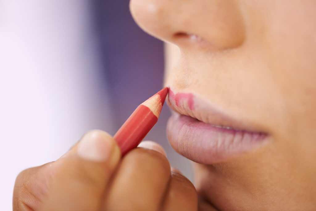 5 trucchi che ti faranno usare la matita per le labbra come non avevi mai fatto prima