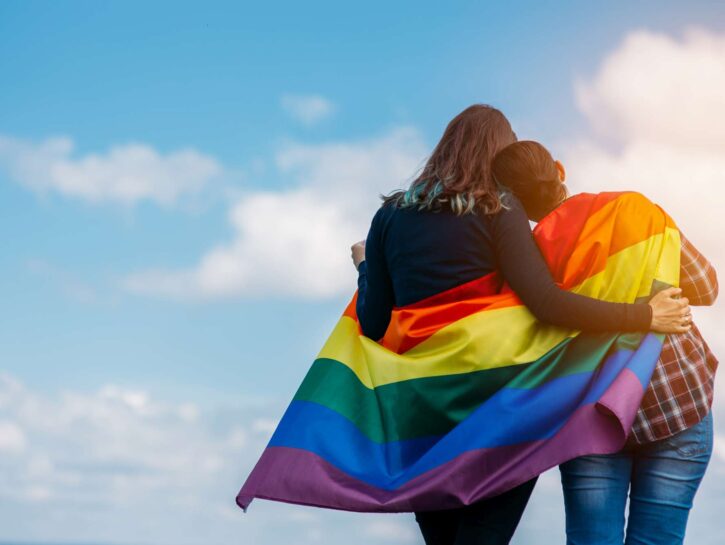 Maternità surrogata, Strasburgo boccia i ricorsi di coppie gay
