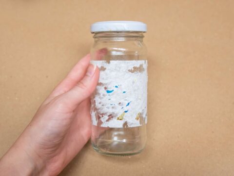 Come togliere la colla dalle etichette dei barattolini di vetro: tre metodi