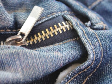 Come creare una borsa riciclando un paio di jeans