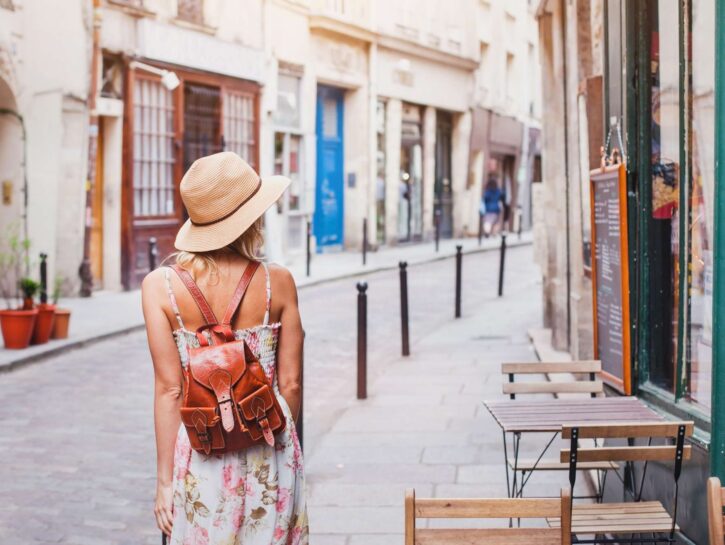 Viaggi da sola? Le destinazioni migliori per l'estate 2023