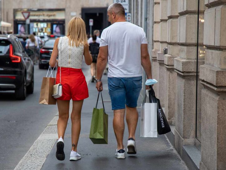 Saldi, si cambia: il 6 luglio al via con nuove regole