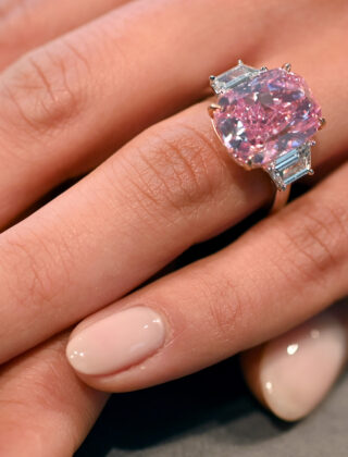 Ami il rosa e il giallo? Scopri la moda dei diamanti fancy