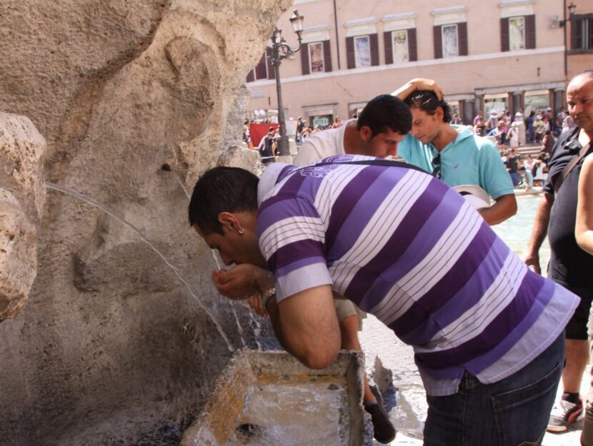 "In Italia troppo caldo, turismo senza futuro": polemica contro il ministro tedesco