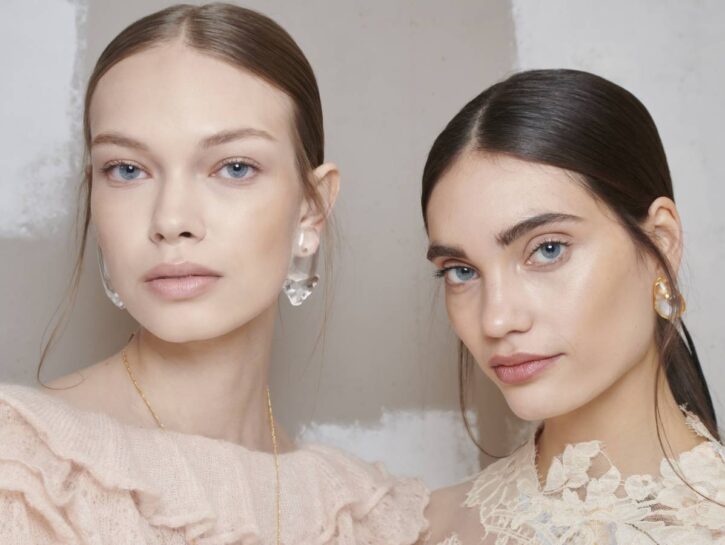 Come snellire il viso con il trucco