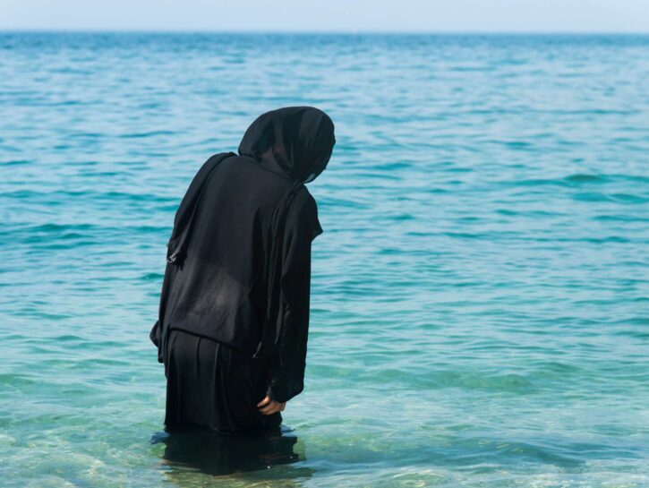 Sindaca contro il burkini, no al bagno vestiti