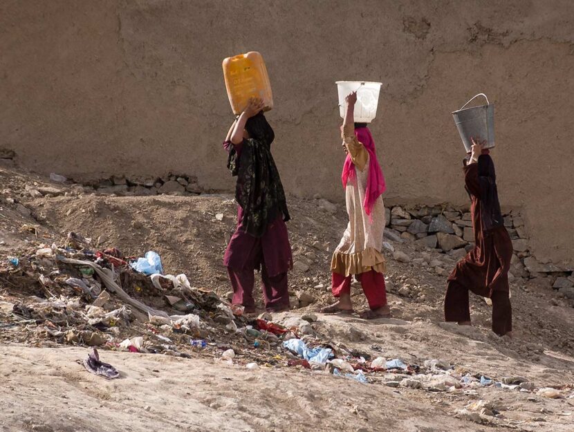 Afghanistan bambine al lavoro