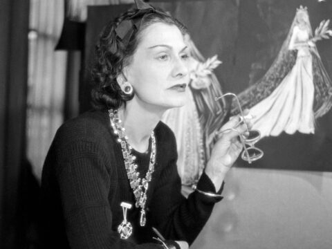 Coco Chanel, la stilista che regalò la libertà alle donne