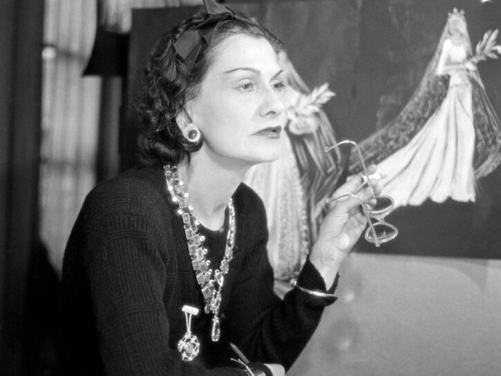 Coco Chanel, la stilista che regalò la libertà alle donne