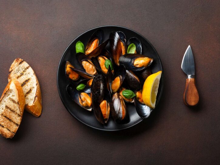 Come cucinare le cozze al basilico