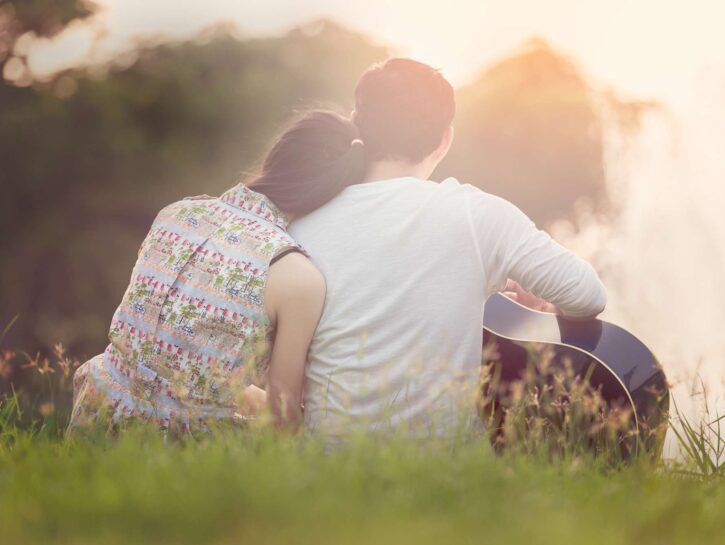 Il fidanzato di tua figlia non ti piace: le domande che ti devi fare