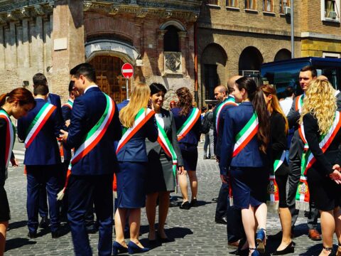 Lo stipendio dei sindaci italiani raddoppia in tre anni