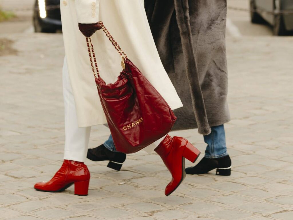 Scarpe rosse tendenza moda autunno inverno 2023 2024