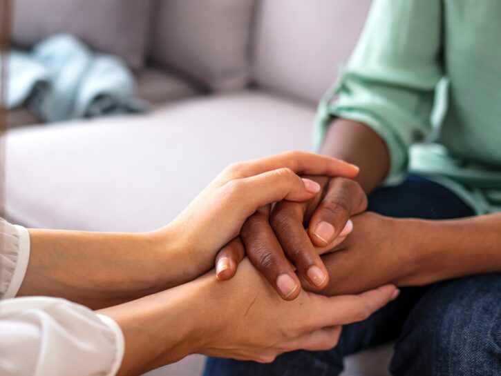Perdonare fa bene: dimentica un torto per essere meno ansiosa e depressa