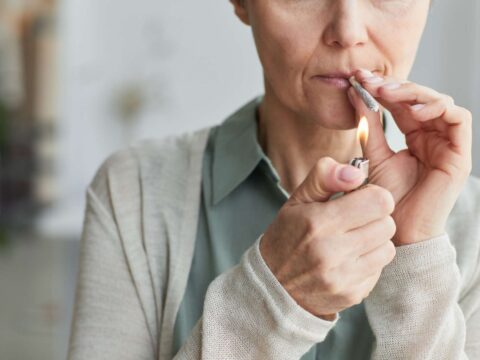 Il fumo fa invecchiare più in fretta, la prova è nel Dna