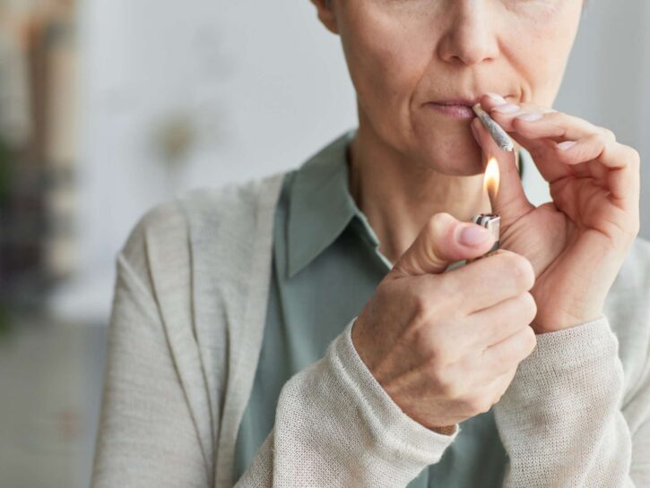 Il fumo fa invecchiare più in fretta, la prova è nel Dna