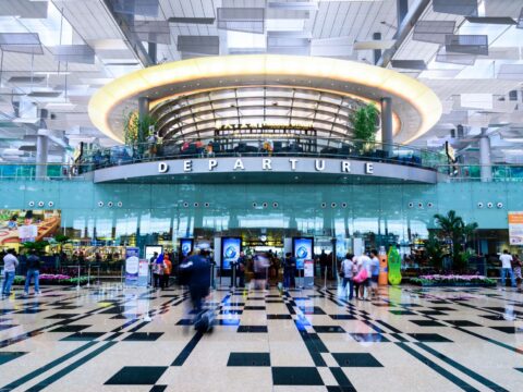 A Singapore il primo aeroporto che abolisce i passaporti