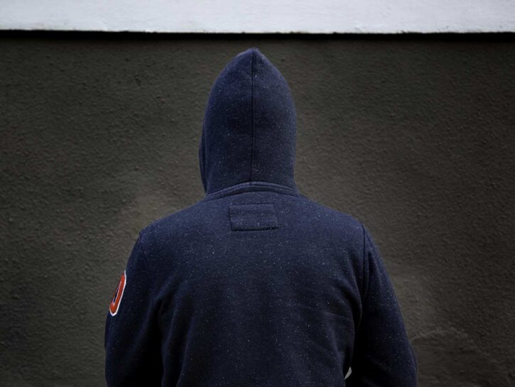 Anni di botte alla compagna, arrestato il trapper Gallagher