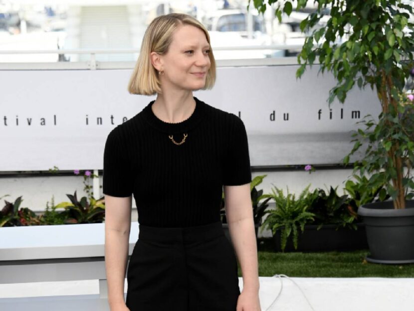 Mia Wasikowska