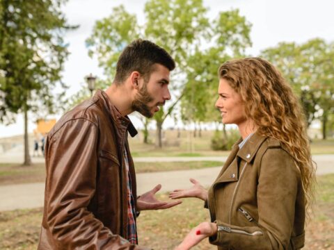 Tradimento: si può chiedere i danni all'amante del marito?