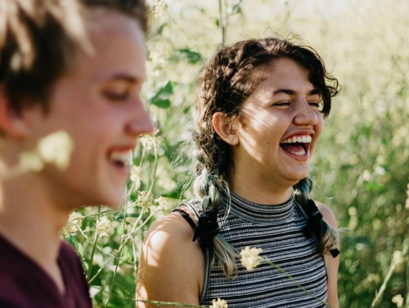 adolescenti nel campo allarme glifosato