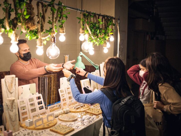 Vinokilo: in Centrale fai shopping al chilo di vintage e second hand