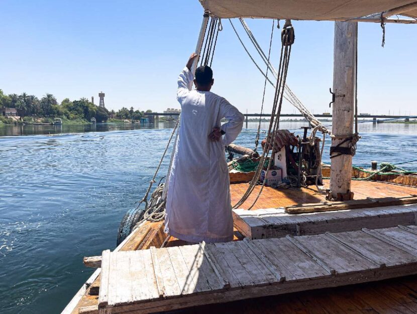 La dahabeya è una tipica imbarcazione dell'Egitto, modellata su quella usata da faraoni e antichi R