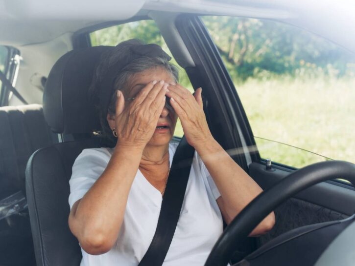 Usa, oltre il 60% degli anziani con Alzheimer continua a guidare
