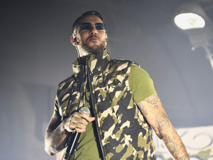 Capodanno con Emis Killa, polemica a Ladispoli: 