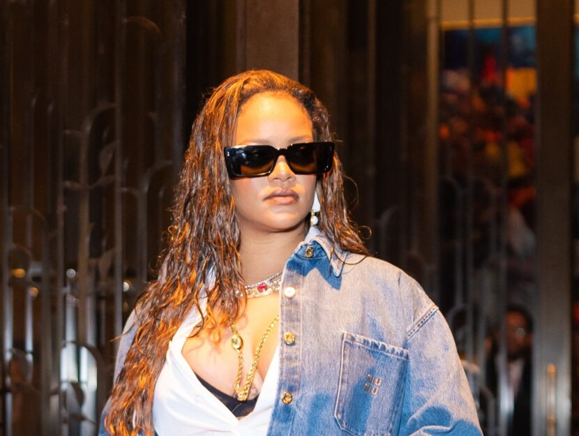 Biondo miele, il nuovo colore di capelli di Rihanna è l'ideale per l'inverno