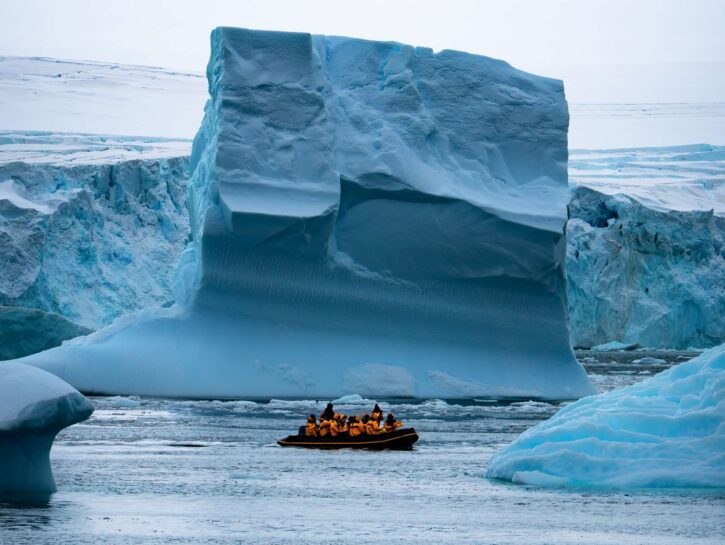 L'iceberg più grande del mondo è alla deriva