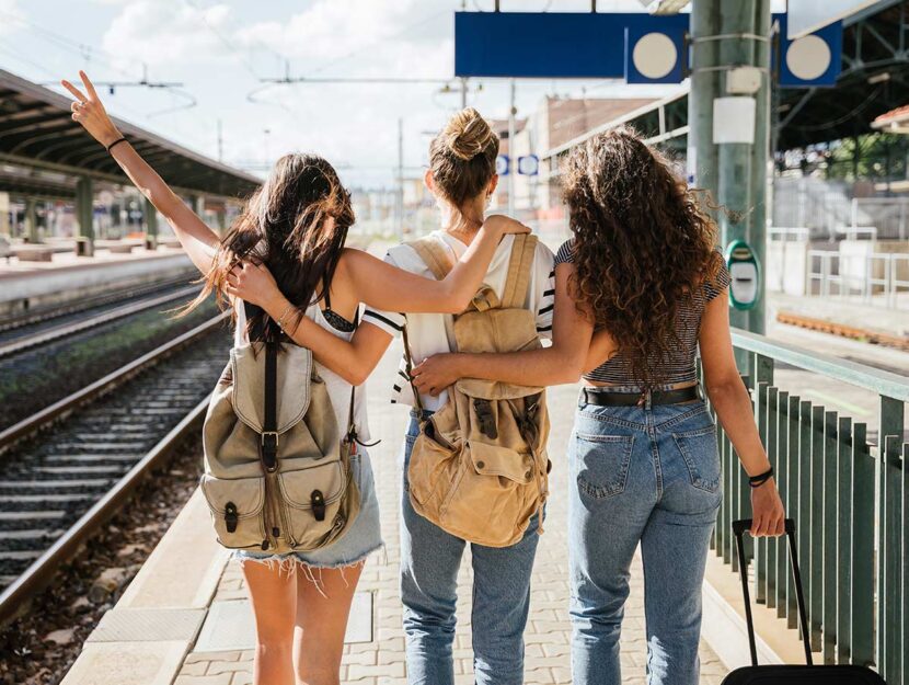 Gruppo di amiche in vacanza