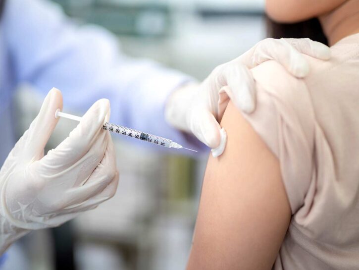 Addio aghi, i vaccini si somministreranno con una sonda ecografica