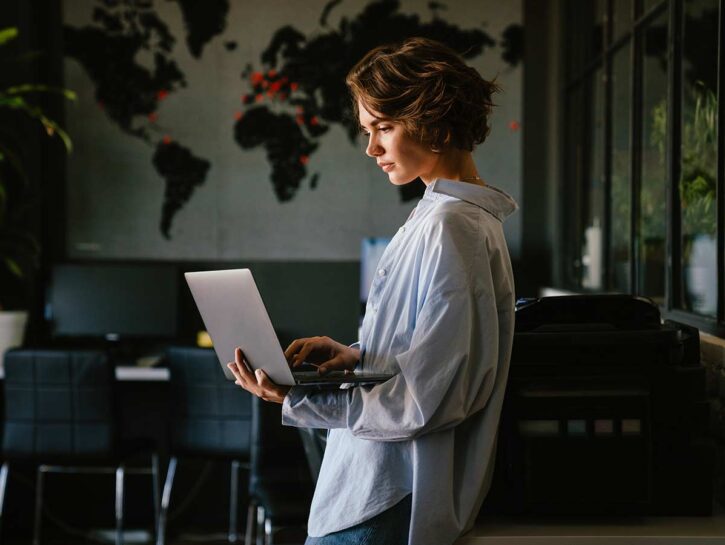 Lavoro, le donne attive in Italia sono il 48% contro il 59% in Europa
