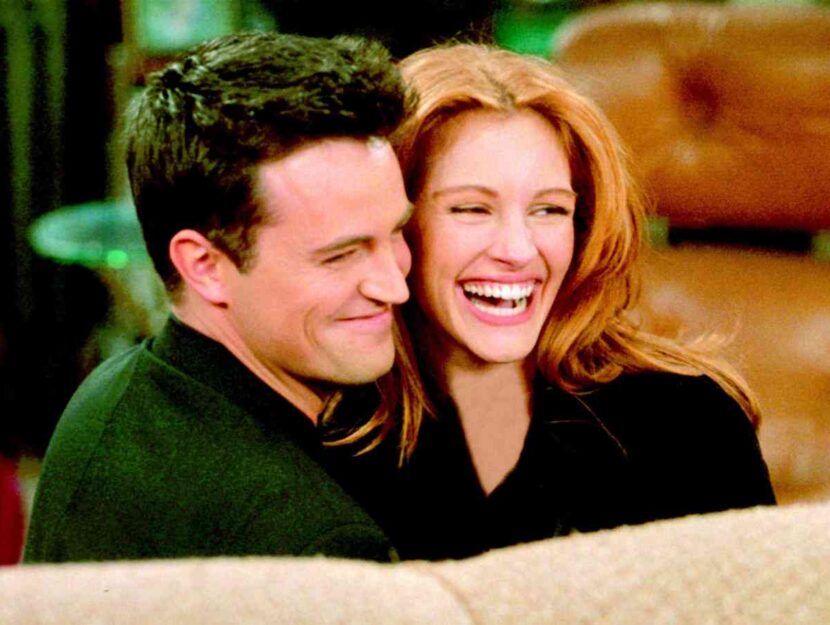 Matthew Perry e Julia Roberts in "Friends"