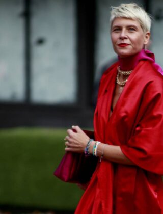 Rosso e oro: abbinamenti chic per i look delle Feste