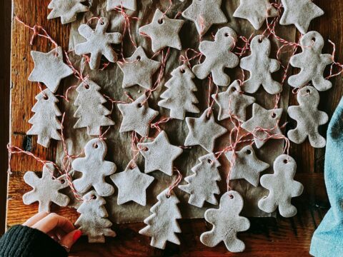 Come fare decorazioni natalizie fai da te in pasta di sale