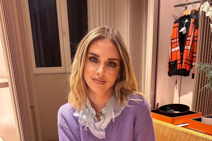 Chiara Ferragni nel suo ufficio