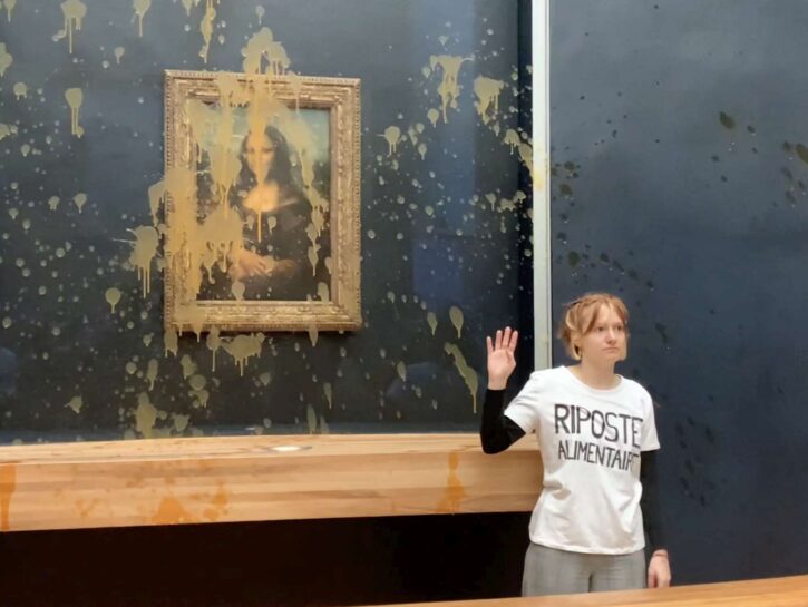 Zuppa sul vetro della Gioconda, ambientalisti in azione al Louvre