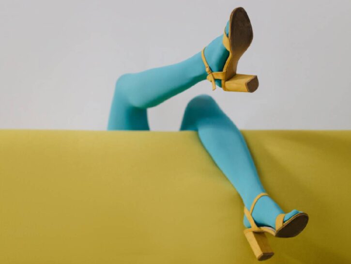 Gambe lisce sotto i collant