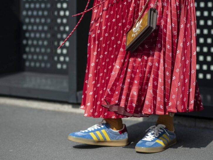 Scarpe: 13 sneakers colorate da comprare ora