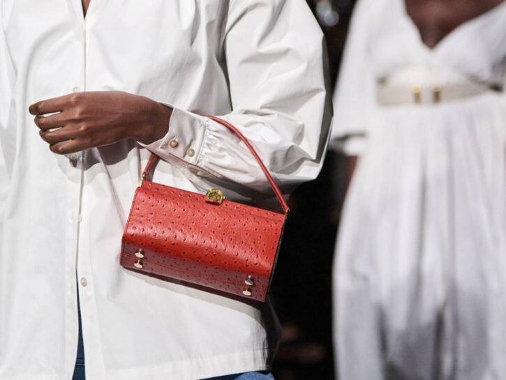 Saldi: 7 acquisti furbi per anticipare le tendenze moda primavera 2024